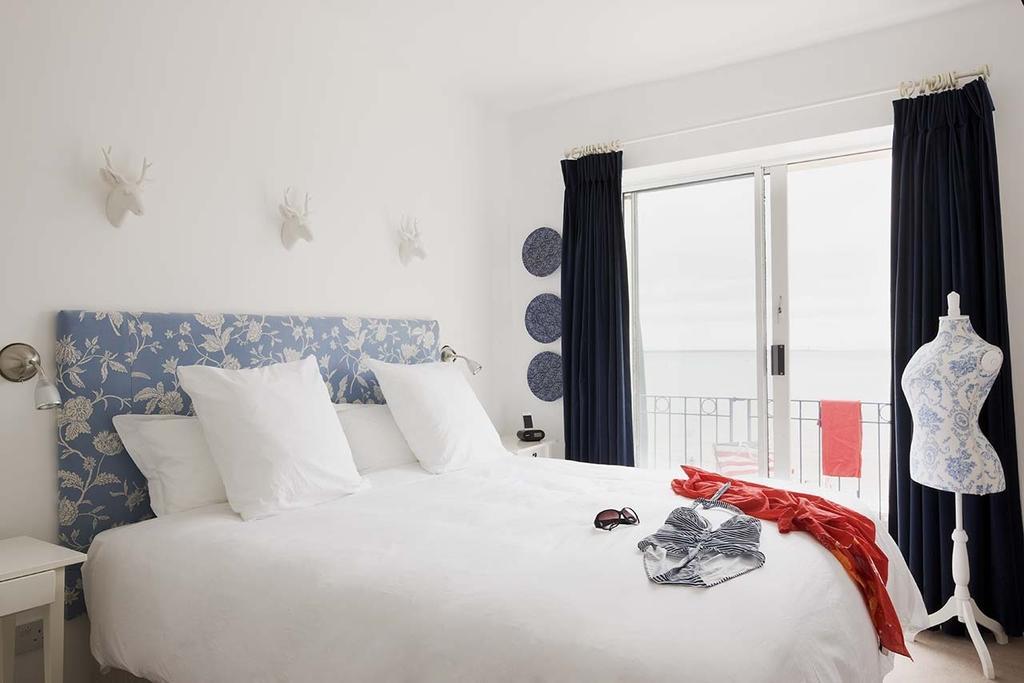 The Strand Inn Dunmore East Room photo